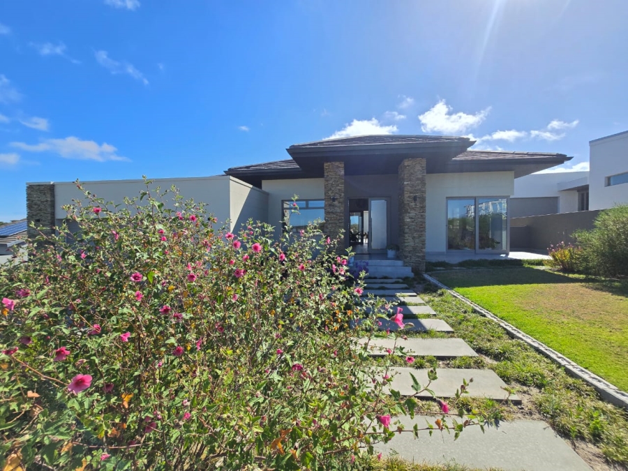 4 Bedroom Property for Sale in Oubaai Western Cape